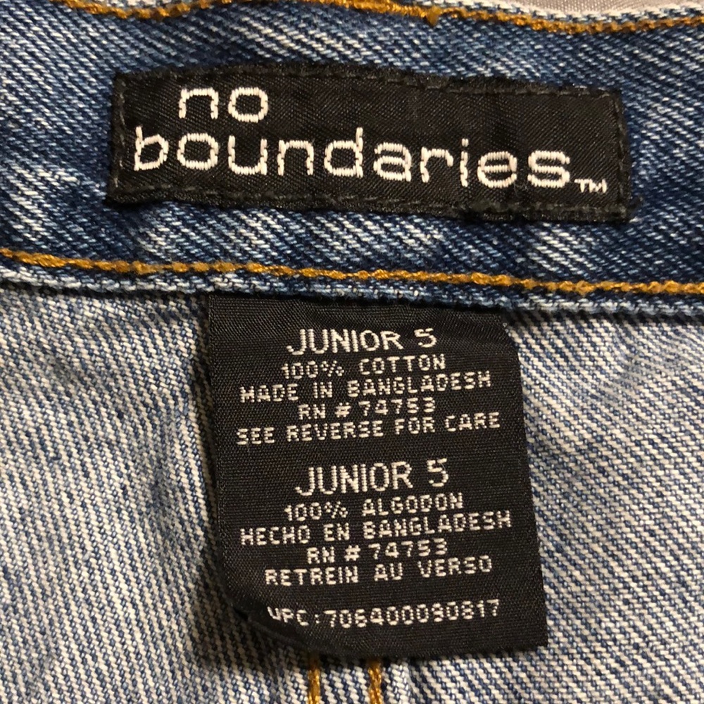 Shorts - Picture 2 of 4